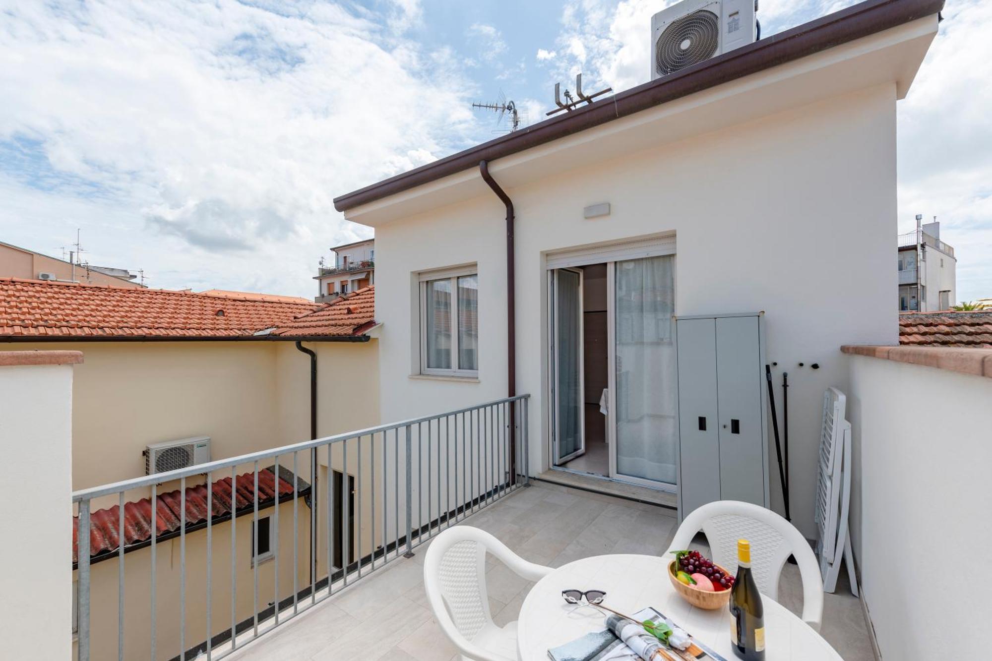 Suite Ondina Viareggio Apartments - Happy Rentals ภายนอก รูปภาพ