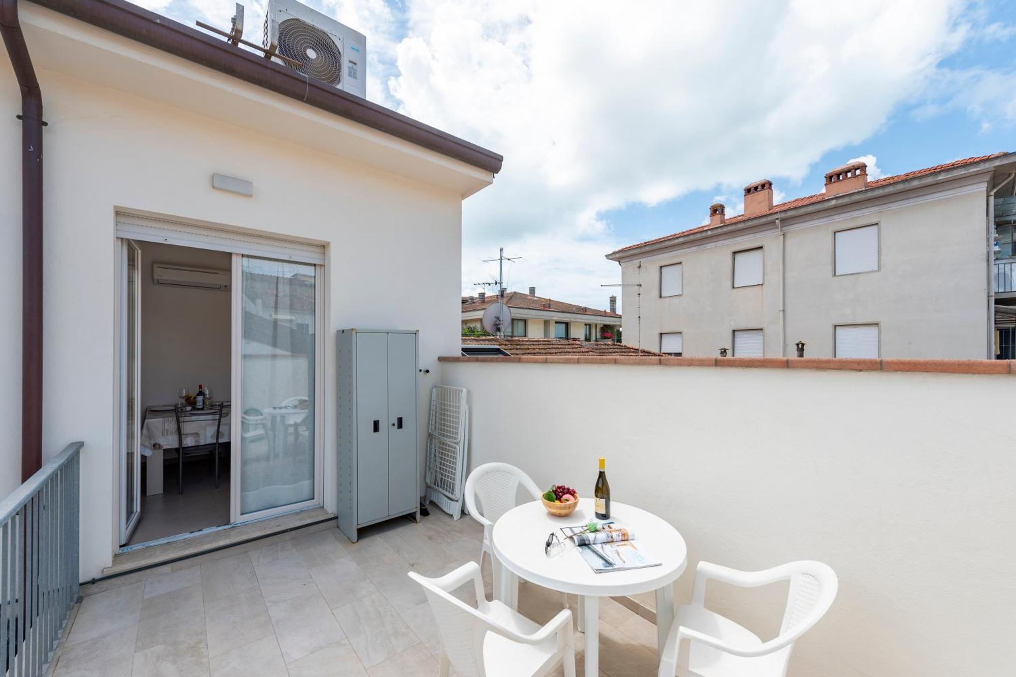 Suite Ondina Viareggio Apartments - Happy Rentals ภายนอก รูปภาพ
